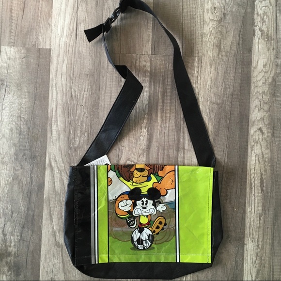 **LAST CHANCE!! FREE! Gift w/ Purchase! Mickey Mouse bundle - Picture 4 of 9